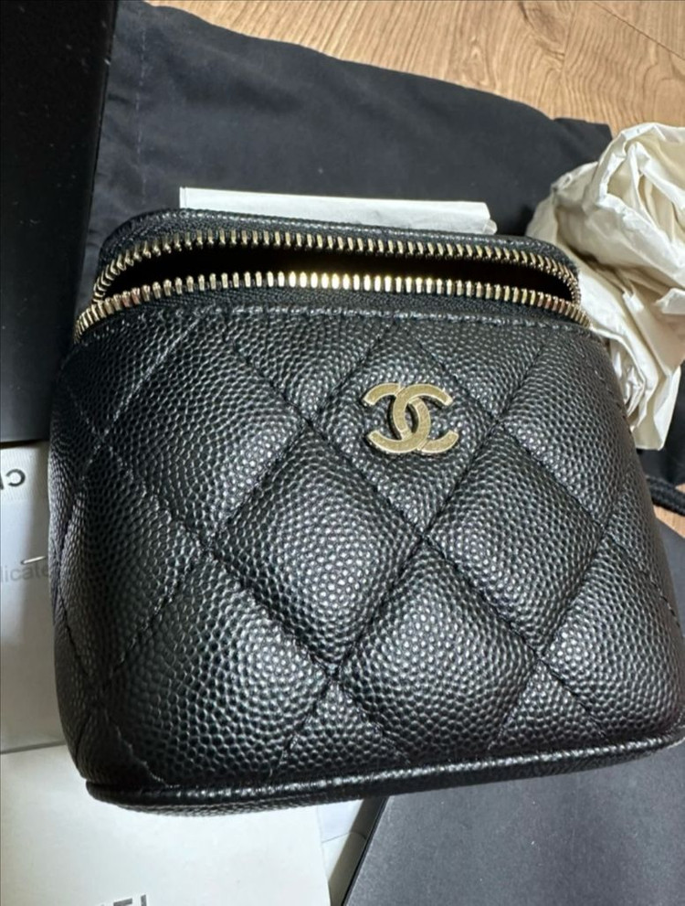 샤넬 베니티 캐비어 정사각 이미지