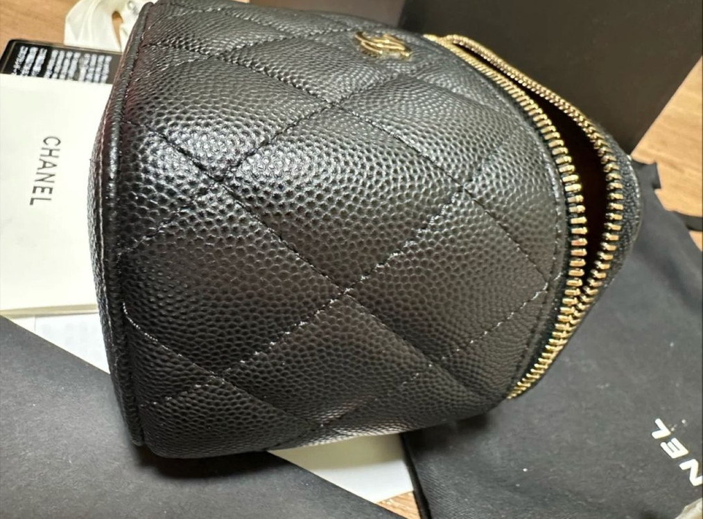 샤넬 베니티 캐비어 정사각 이미지