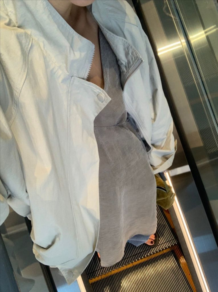 마크들리 딥뮤즈 아루드 조이드비비에 비애브선트마인디드 미뉴에트 페미니크 유인어스 미닝아웃 트렌디어패럴 가내스라언더비--8