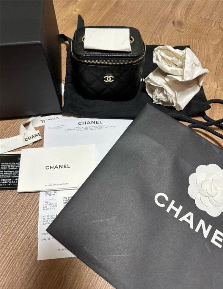 샤넬 베니티 캐비어 정사각 이미지