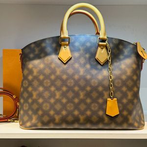 루이비통 락잇 토드백 한정판 (새상품)