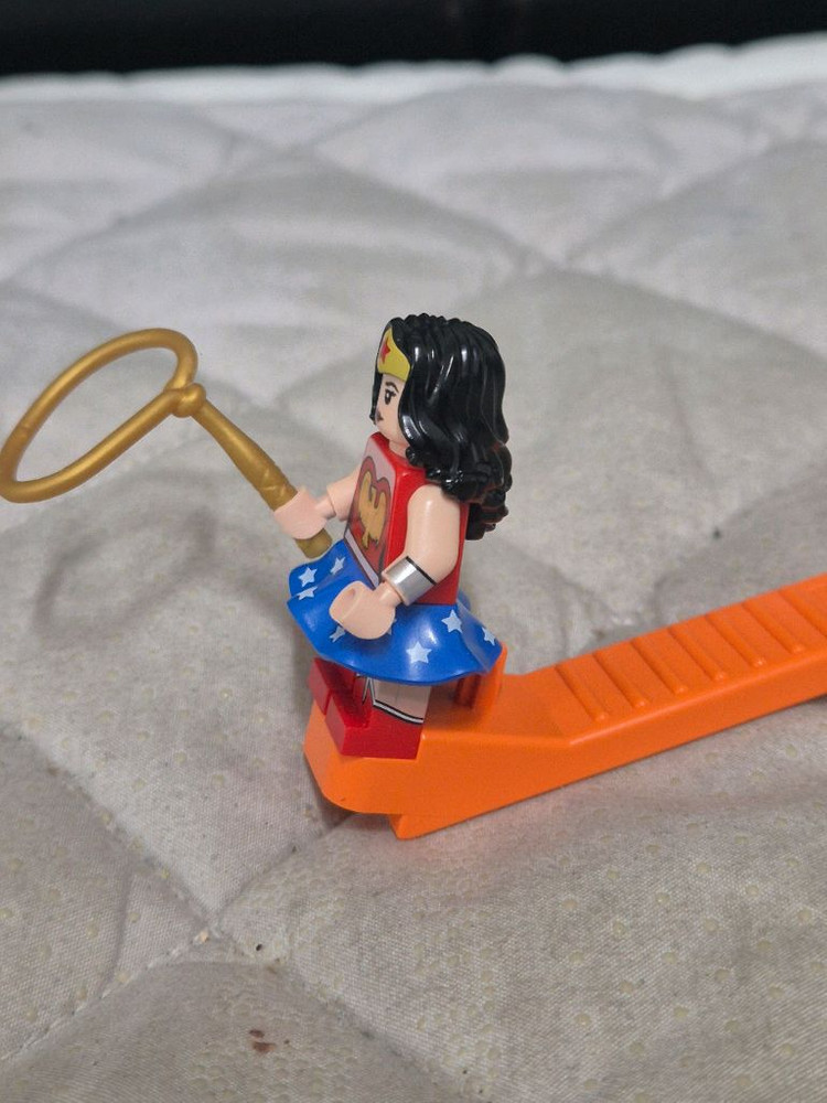 레고 DC 슈퍼히어로 원더우먼 (77906) 미니피규어 이미지