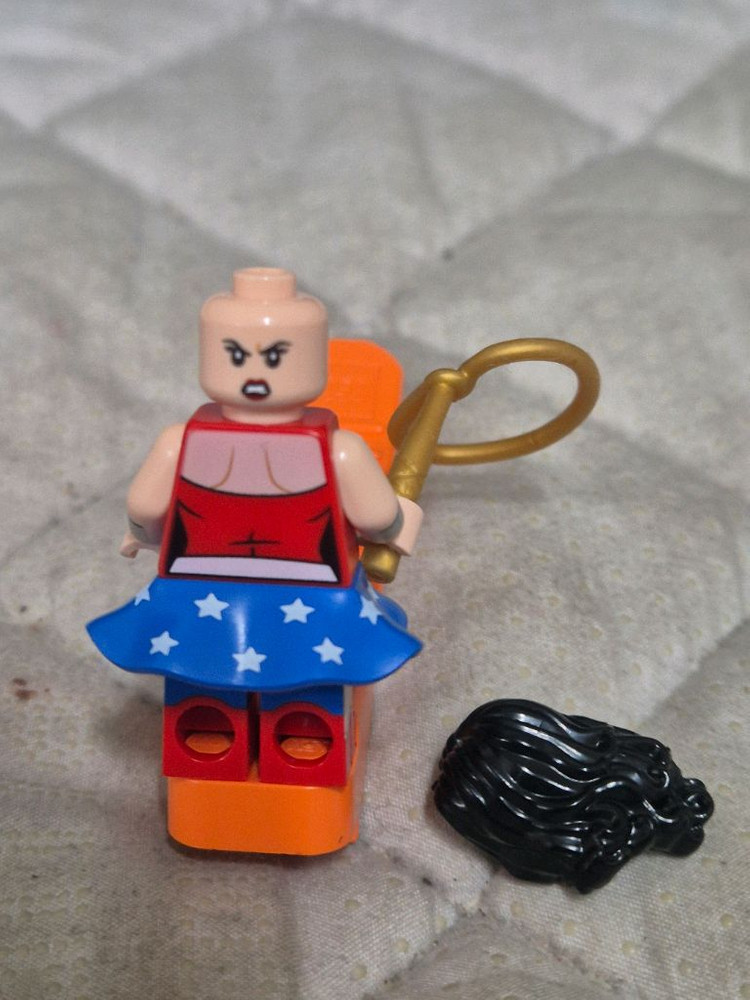 레고 DC 슈퍼히어로 원더우먼 (77906) 미니피규어 이미지