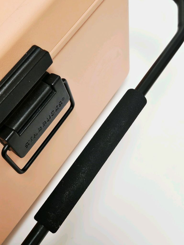 스타벅스 핑크 쿨러 11L 캠핑 피크닉 아이스박스 정품 이미지