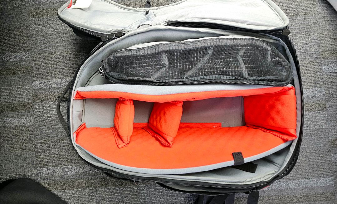 맨프로토 백팩 범블비 220PL 촬영장비 여행자카메라가방--2