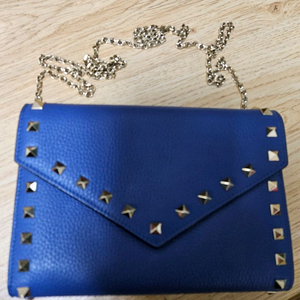 발렌티노 락스터드 체인 크로스백