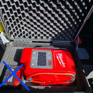 밀워키 점프스타터(M18 JS2000)+하드케이스