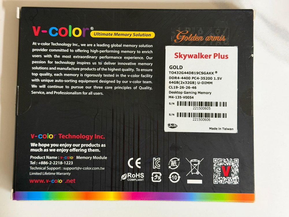 DDR4 램 v-color 64G 4400mhz (32G x 2) 팝니다 이미지