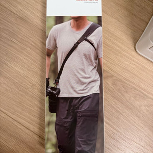 미개봉 피지테크 원고 라이트 백팩 16L 블랙, 카메라스트랩 PRO 블랙 팝니다.