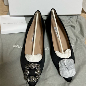 마놀라블라닉 한기시 플랫