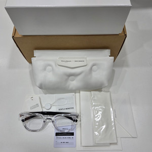 젠틀몬스터x메종 마르지엘라 MM010-C1 안경테 이미지