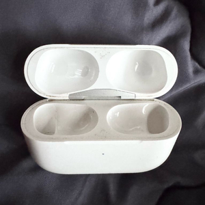 에어팟 프로 2 케이스 (C 타입) 이미지