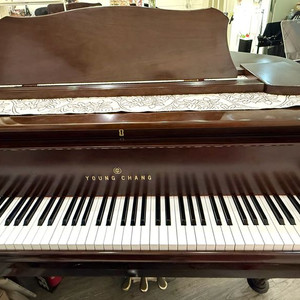 영창 베이비 그랜드 피아노 G157