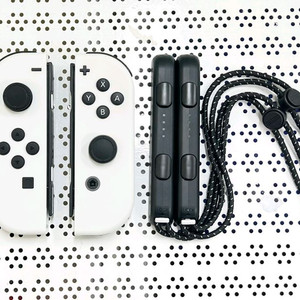 닌텐도 스위치 OLED 조이콘 화이트 A급 판매합니다