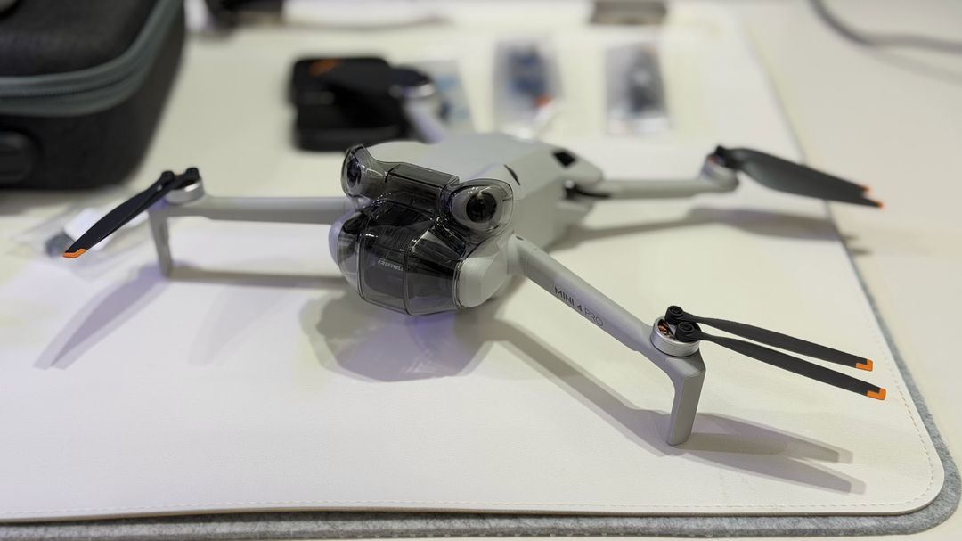 DJI Mini4 Pro 플라이 모어 콤보 드론--1