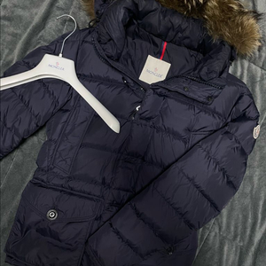 몽클레어 백화점판 클루니 패딩 1사이즈