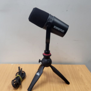 스트리밍 홈레코딩 마이크 SUURE MV7 THE MIX 스탠드