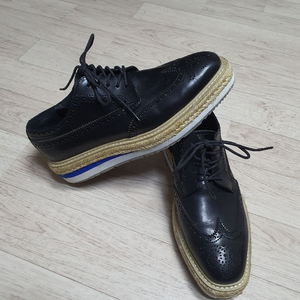 240 구두 슈즈 캐주얼화 240사이즈 프라디 깨끗해요 이미지