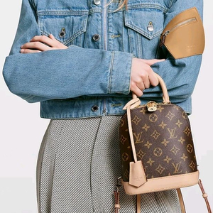 새상품 루이비통 알마 백팩 이미지