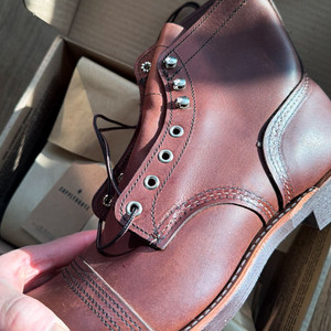 레드윙 아이언 레인저 8111 – 앰버 하니스 (새상품) 판매합니다.