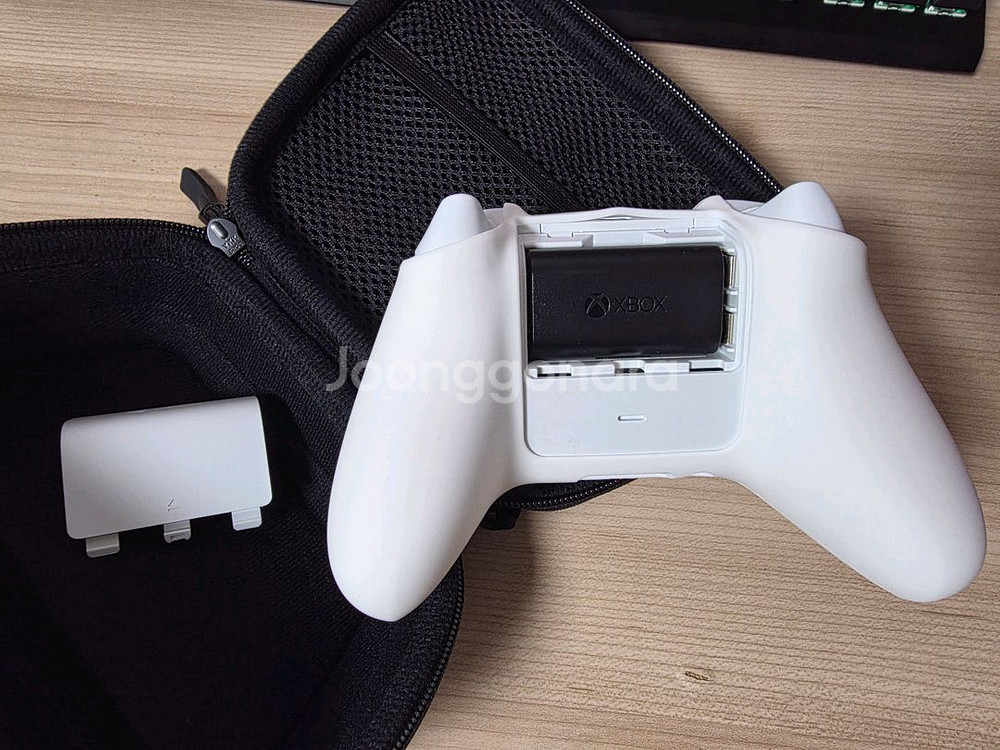 엑스박스 컨트롤러 팝니다--2