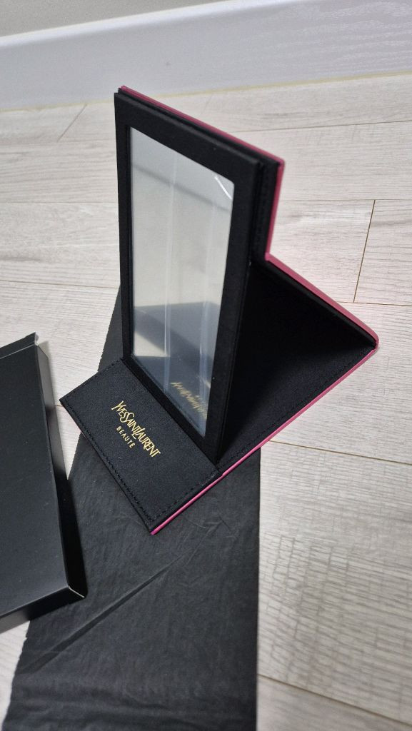 입생로랑 뷰티 거울,빗 새상품--3