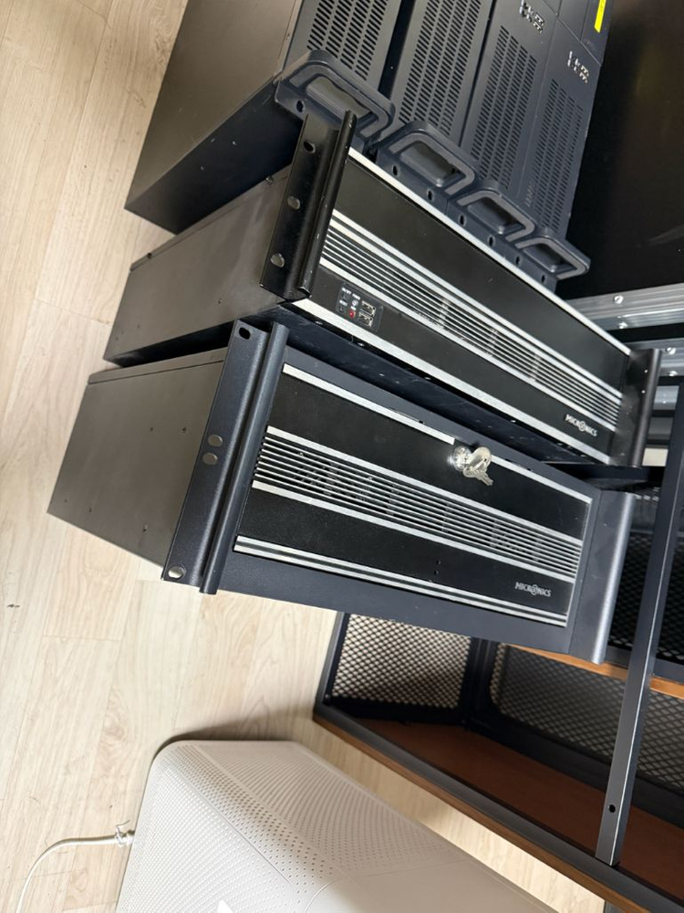 마이크로닉스 3U 서버랙--1
