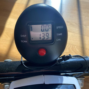 이고케어 실내 자전거 운동기구 이미지