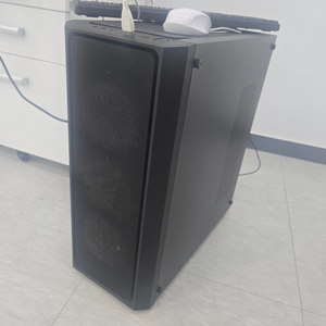 4070super 컴퓨터 완본체 판매합니다