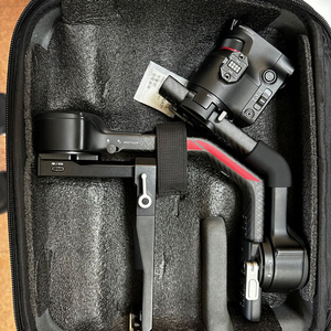 DJI RS4 PRO (본품)+RS인텔리전스만 판매합니다. (콤보별매) 이미지