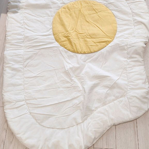 비비엔다 계란후라이 러그 겸 이불