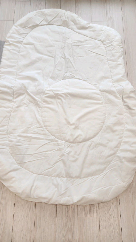 비비엔다 계란후라이 러그 겸 이불--1