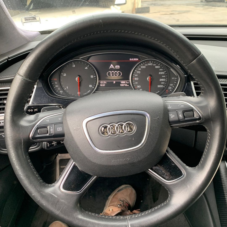 [ 아우디 A8 (D4) ] 실내 or 전장 및 외장 부품 판매 합니다 이미지