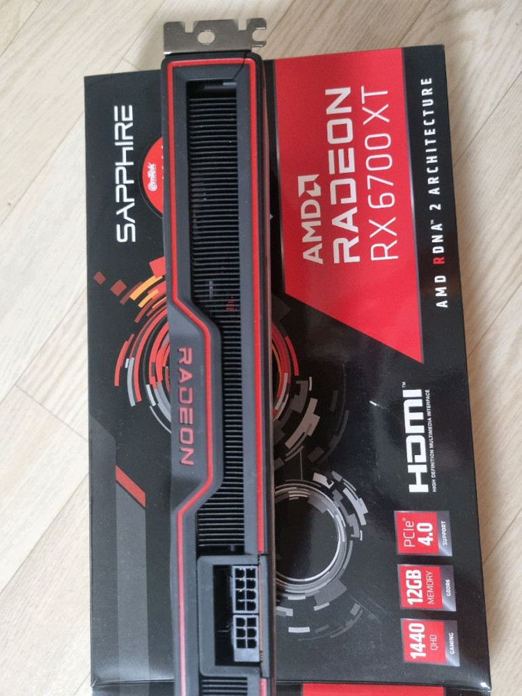SAPPHIRE 라데온 RX 6700 XT D6 12GB 레퍼런스--1