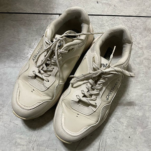 디스커버리 아이보리 여성 운동화 신발 240 이미지