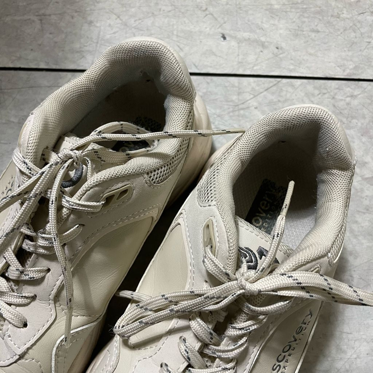 디스커버리 아이보리 여성 운동화 신발 240 이미지