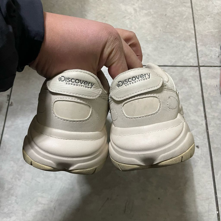 디스커버리 아이보리 여성 운동화 신발 240 이미지
