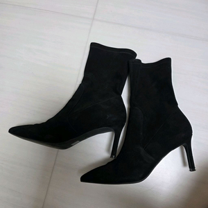 스튜어트와이츠먼 앵클부츠 렌75 팔아요(8사이즈) 이미지