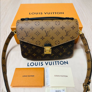 루이비통 포쉐트 메티스 모노그램 리버스 팝니다. 이미지