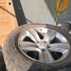 닷지 20인치 휠타이어 이미지