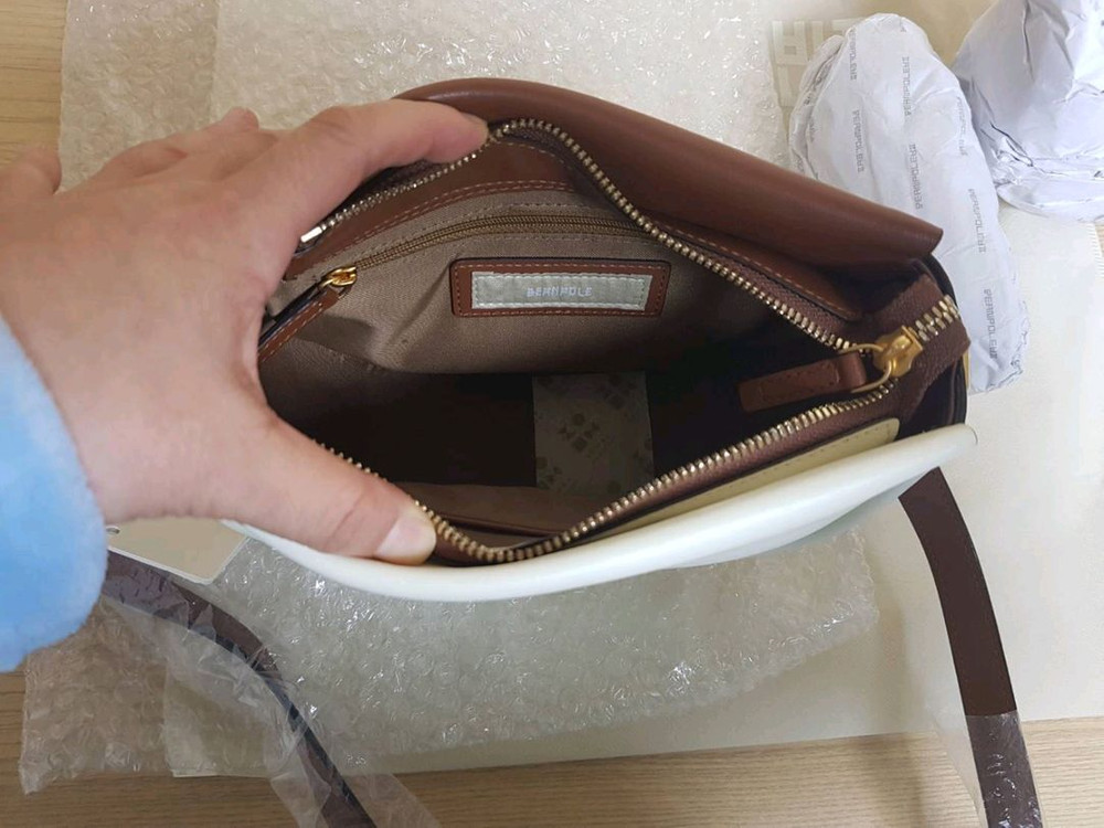 [빈폴]루나 크로스백 새상품--7