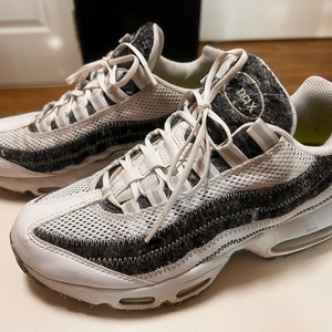 우먼스 나이키 에어 맥스 95 SE[ CV8830-100 ]