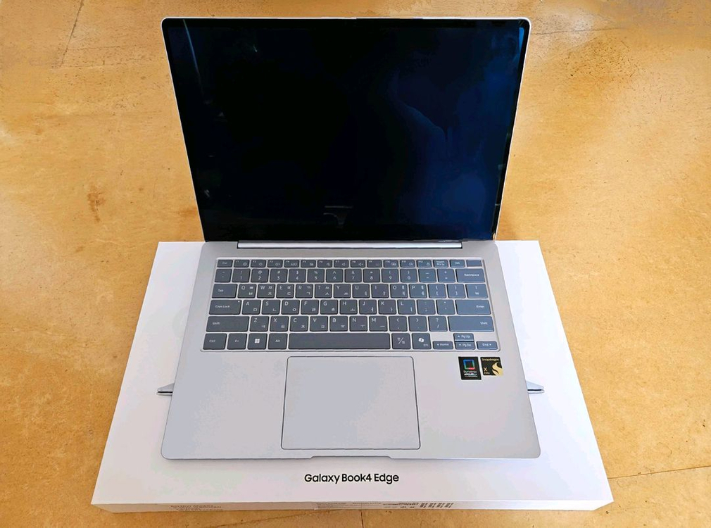 삼성 갤럭시 북4 엣지 및 주변 악세서리--1