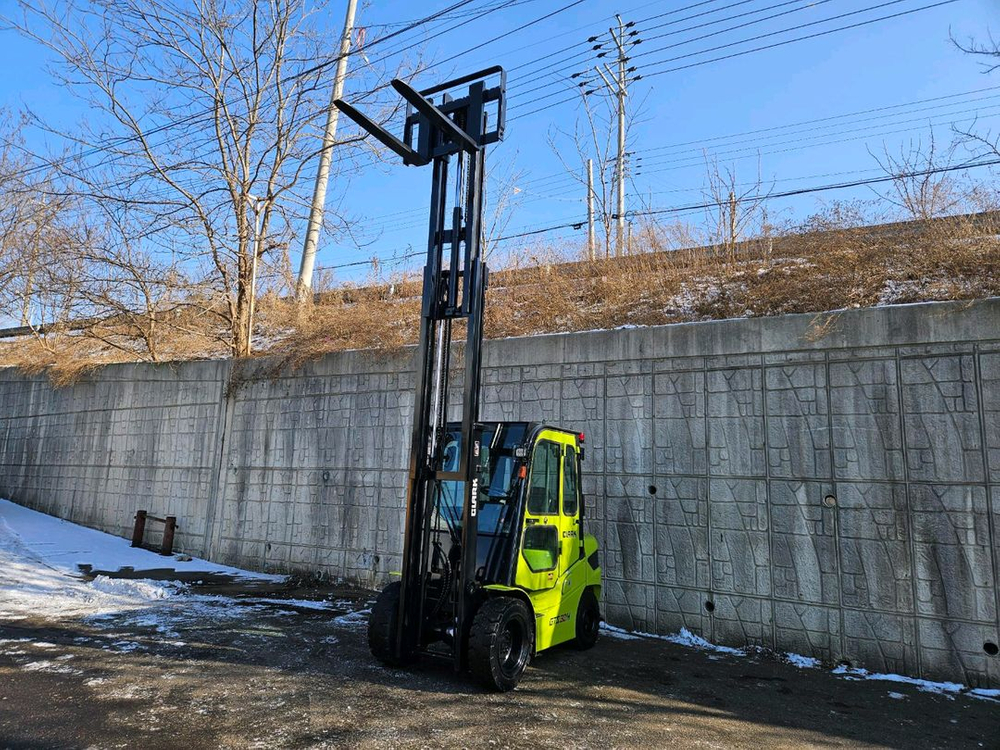 중고지게차 클라크 GTS30H (3단) 디젤 3톤 3단 지게차 (3스풀, 3단마스트, 캐빈, 냉난방, 후방카메라)--2