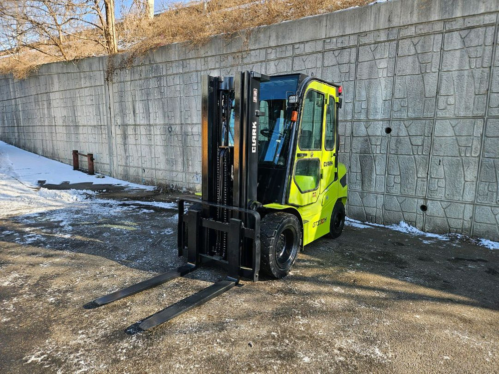 중고지게차 클라크 GTS30H (3단) 디젤 3톤 3단 지게차 (3스풀, 3단마스트, 캐빈, 냉난방, 후방카메라)--3