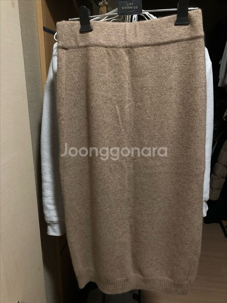 르캐시미어 캐시100 니트스커트 - 8만원 (새상품)--1