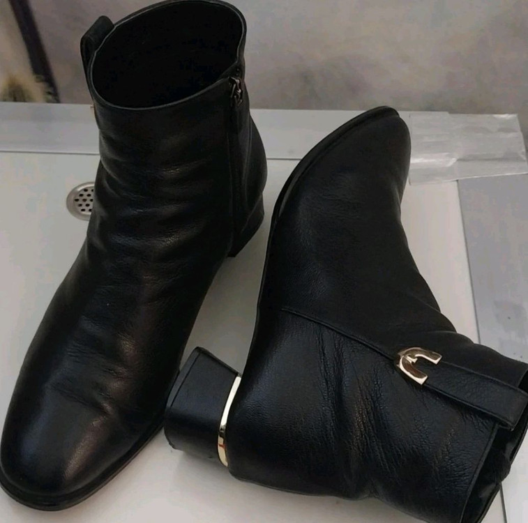 <가격내림>엘칸토 천연가죽쿠션업 앵클부츠240 이미지