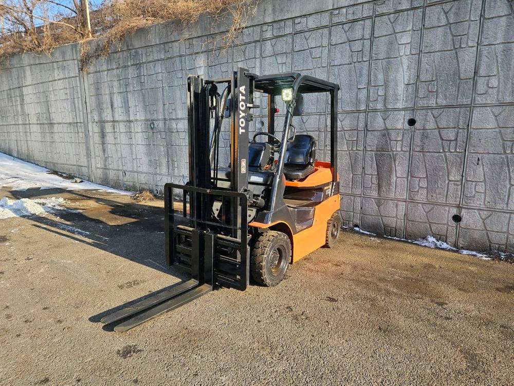 (중고지게차) 도요타 7FB15 전동 1.5톤 좌식형 지게차 ( 양개식자동발)--2