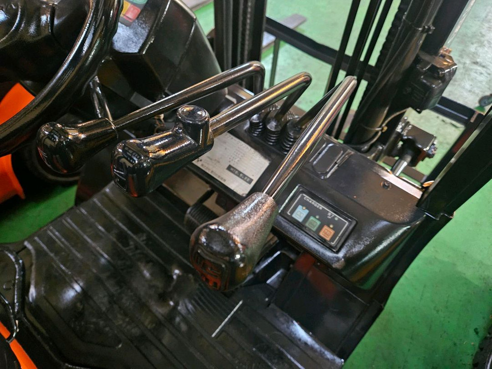 (중고지게차) 도요타 7FB15 전동 1.5톤 좌식형 지게차 ( 양개식자동발)--5