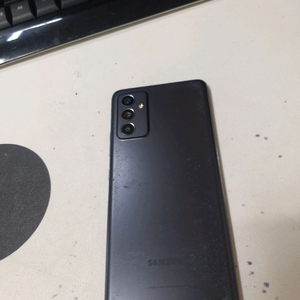 갤럭시퀀텀2 이미지